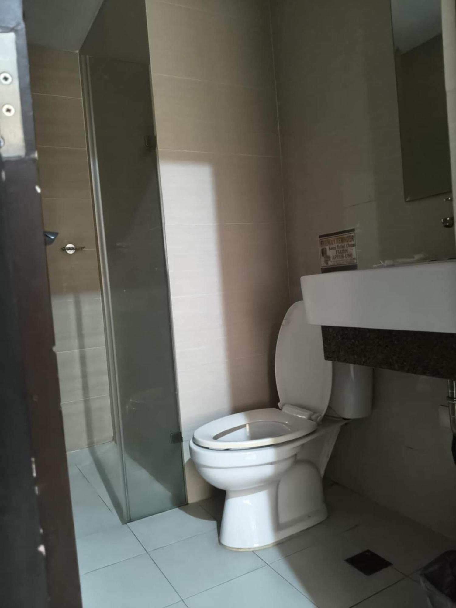 Henry'S Newport Condotel パサイ エクステリア 写真