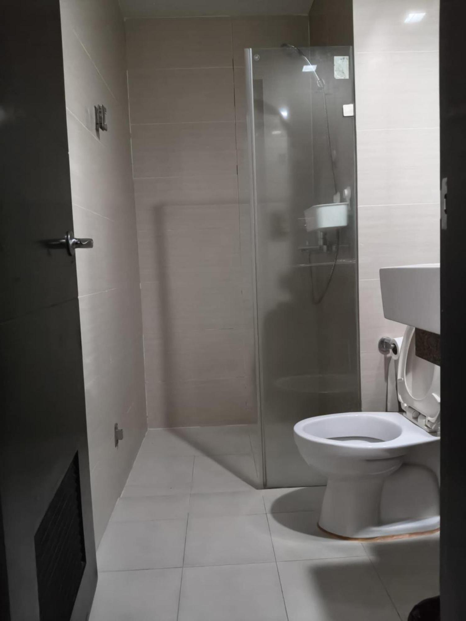 Henry'S Newport Condotel パサイ エクステリア 写真